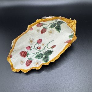 Large Strawberry oyster